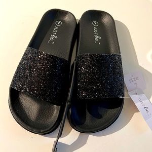 Just be… BLK GLTR SANDALS sz. 7